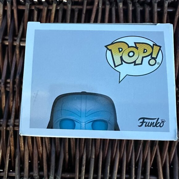 Funko Pop! Star Wars #288 Darth Vader Vinyl Figure Collectible NIB - Picture 2 of 3